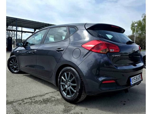 Kia Ceed KATO НОВ/1.6i/135hp - автомобили, коли, обяви за нови и употребявани 5