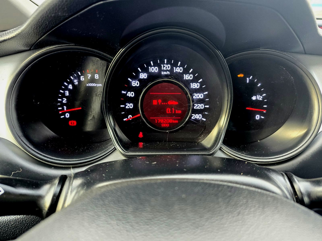 Kia Ceed KATO НОВ/1.6i/135hp - автомобили, коли, обяви за нови и употребявани 9