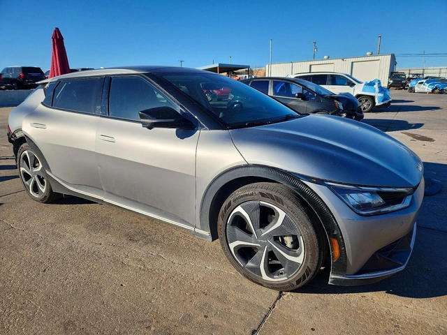 Kia EV6 LIGHT - автомобили, коли, обяви за нови и употребявани 3