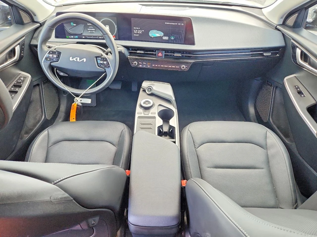 Kia EV6 МИНИМАЛНА ЩЕТА - автомобили, коли, обяви за нови и употребявани 7