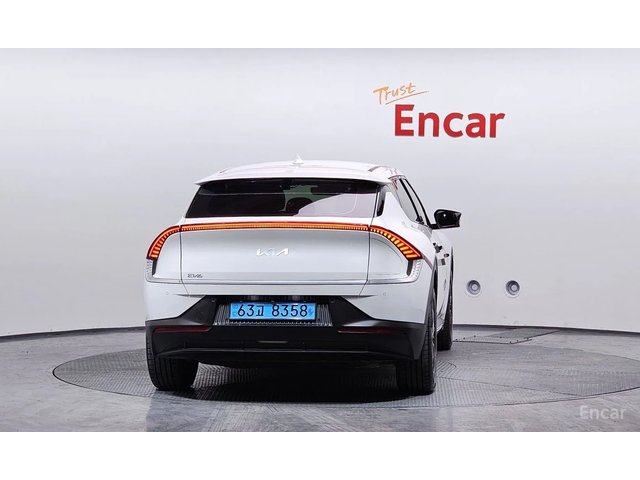 Kia EV6 * 4WD* КОЖА* ПОДГРЕВ* ОБДУХВАНЕ* КАМЕРА* - автомобили, коли, обяви за нови и употребявани 3