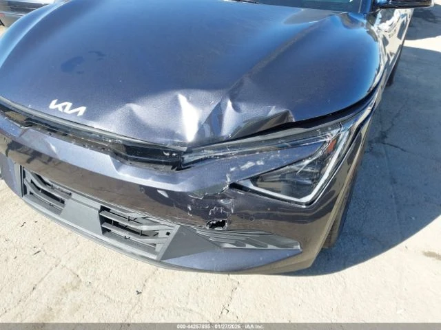Kia EV6 * LIGHT* LONG RANGE* - автомобили, коли, обяви за нови и употребявани 5