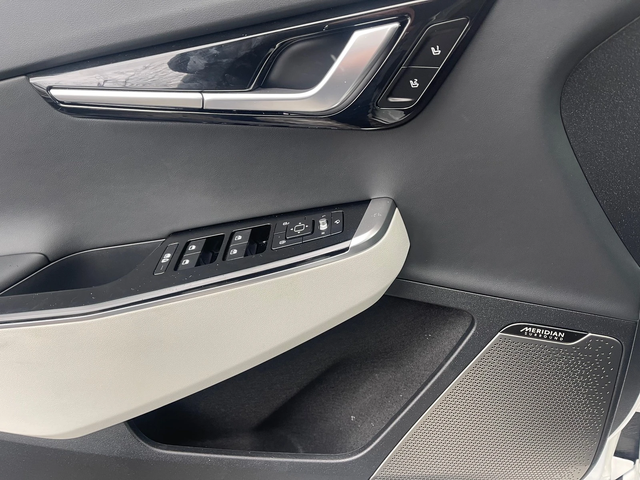 Kia EV6 GT-LINE\77KW\4X4\15KM - автомобили, коли, обяви за нови и употребявани 12