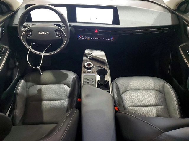 Kia EV6 - автомобили, коли, обяви за нови и употребявани 7