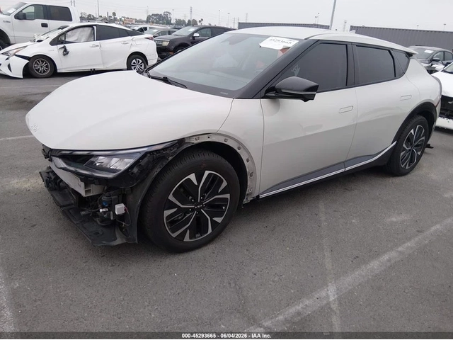 Kia EV6 WIND | KEYLESS | LANE ASSIST | BLIND SPOT | - автомобили, коли, обяви за нови и употребявани 0