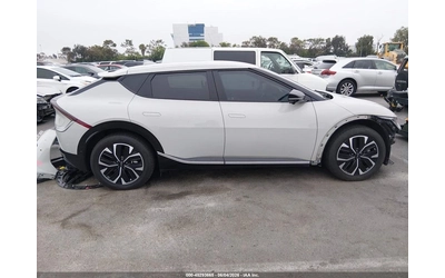 Kia EV6 WIND | KEYLESS | LANE ASSIST | BLIND SPOT | - автомобили, коли, обяви за нови и употребявани 12