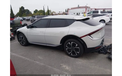 Kia EV6 WIND | KEYLESS | LANE ASSIST | BLIND SPOT | - автомобили, коли, обяви за нови и употребявани 13