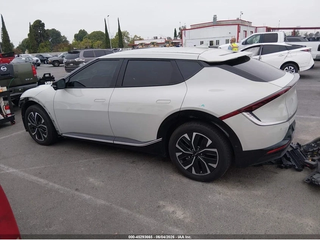 Kia EV6 WIND | KEYLESS | LANE ASSIST | BLIND SPOT | - автомобили, коли, обяви за нови и употребявани 13