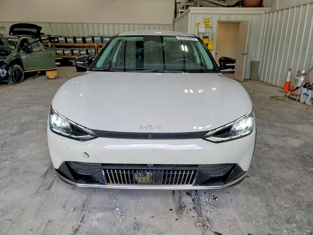 Kia EV6 AWD - WIND - автомобили, коли, обяви за нови и употребявани 4