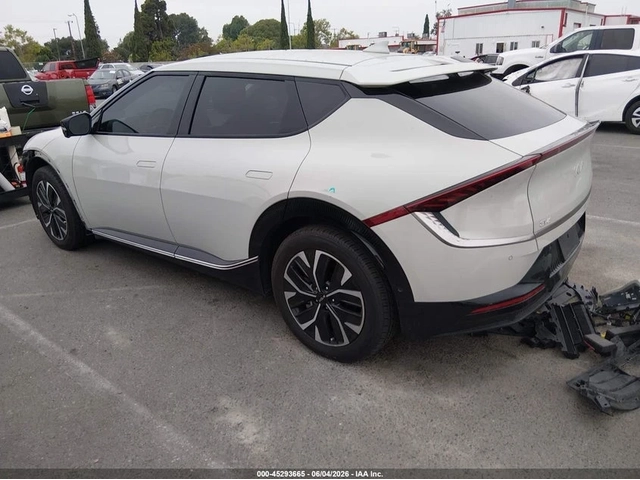 Kia EV6 WIND | KEYLESS | LANE ASSIST | BLIND SPOT | - автомобили, коли, обяви за нови и употребявани 2