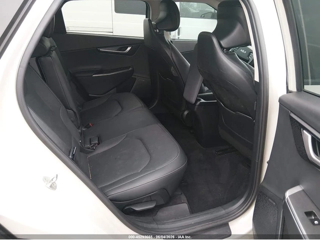 Kia EV6 WIND | KEYLESS | LANE ASSIST | BLIND SPOT | - автомобили, коли, обяви за нови и употребявани 7