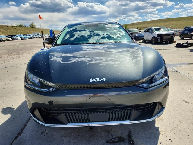 Kia EV6 LIGHT LONG RANGE - автомобили, коли, обяви за нови и употребявани 1