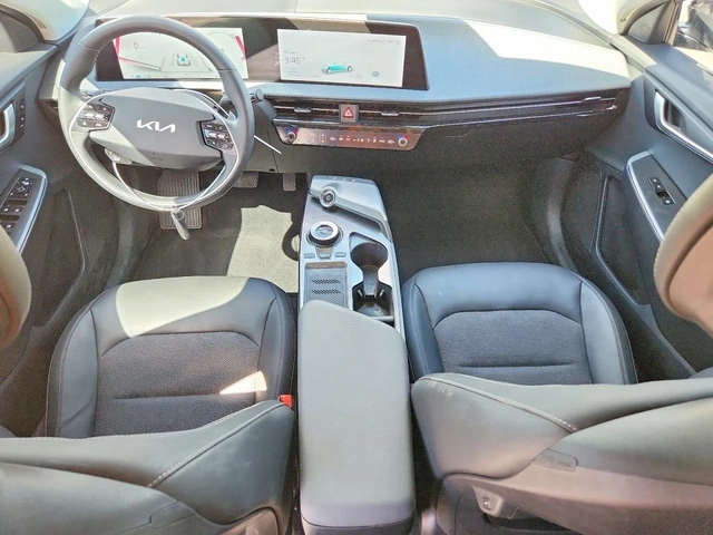 Kia EV6 LIGHT LONG RANGE - автомобили, коли, обяви за нови и употребявани 7