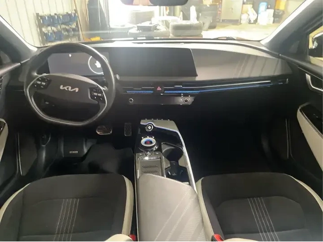 Kia EV6 AWD Long Range* GT-Line Pkg 1* 360* ОБДУХ - автомобили, коли, обяви за нови и употребявани 7