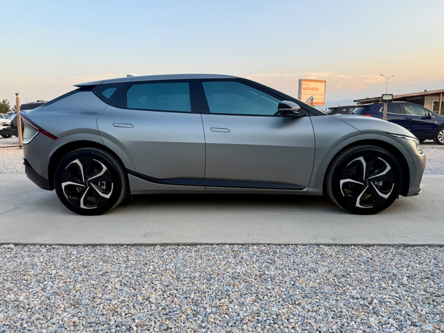 KIA EV6 - автомобили, коли, обяви за нови и употребявани 3