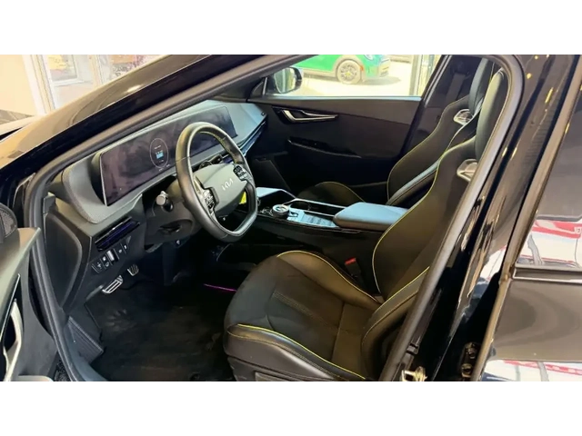 Kia EV6 2024 GT* 39 000km* Фиксирана цена - автомобили, коли, обяви за нови и употребявани 5
