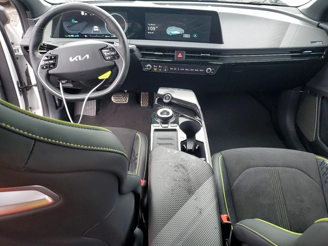 Kia EV6 2023 KIA EV6 GT - автомобили, коли, обяви за нови и употребявани 8