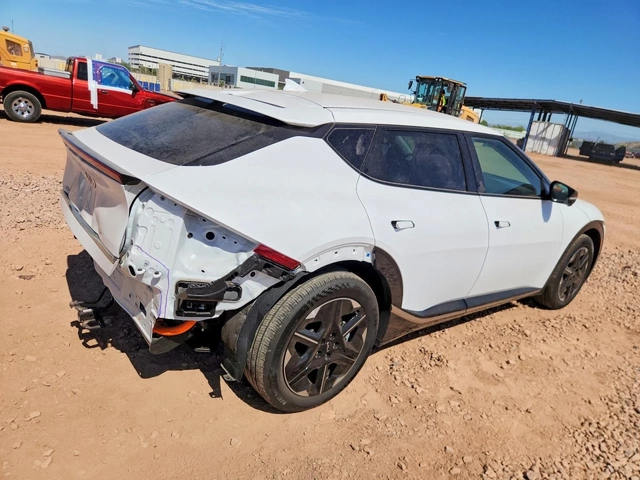 Kia EV6 2025 KIA EV6 WIND - автомобили, коли, обяви за нови и употребявани 3