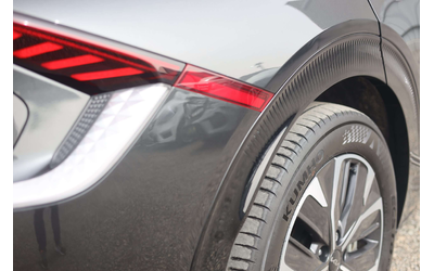 Kia EV6 EV6 - автомобили, коли, обяви за нови и употребявани 16