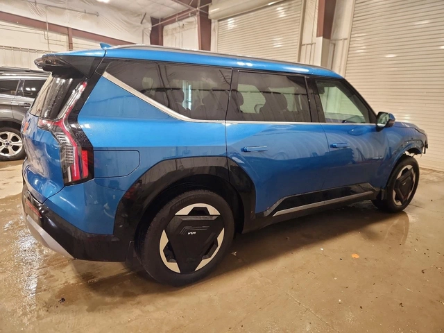 Kia EV9 LAND AWD - автомобили, коли, обяви за нови и употребявани 2