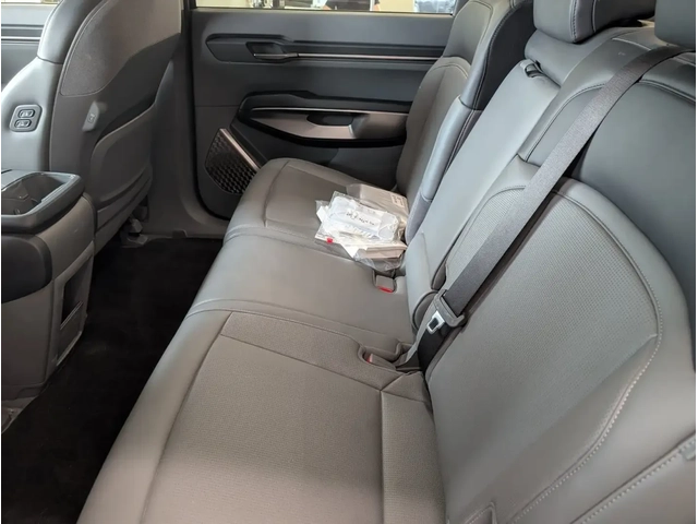 Kia EV9 EV9 - автомобили, коли, обяви за нови и употребявани 9