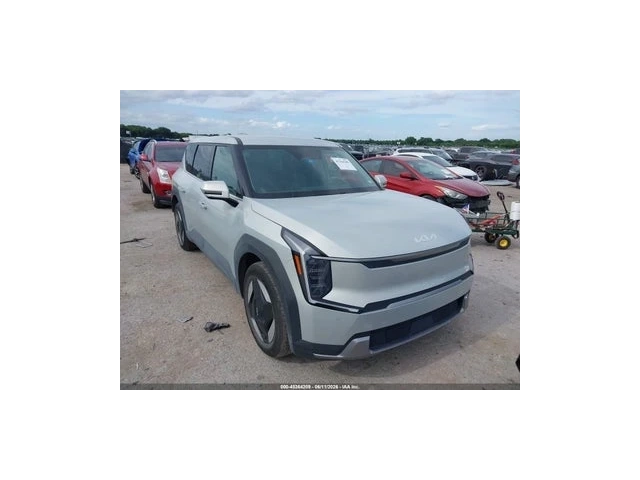 Kia EV9 Light Long Range - автомобили, коли, обяви за нови и употребявани 1