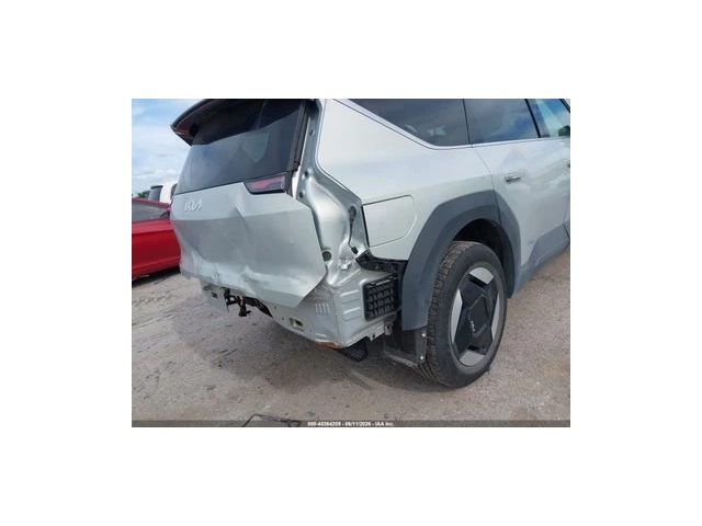 Kia EV9 Light Long Range - автомобили, коли, обяви за нови и употребявани 5