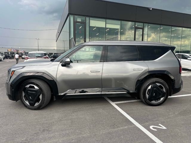 Kia EV9 AWD - автомобили, коли, обяви за нови и употребявани 1