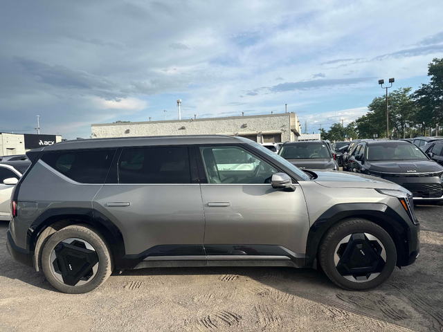 Kia EV9 AWD - автомобили, коли, обяви за нови и употребявани 2