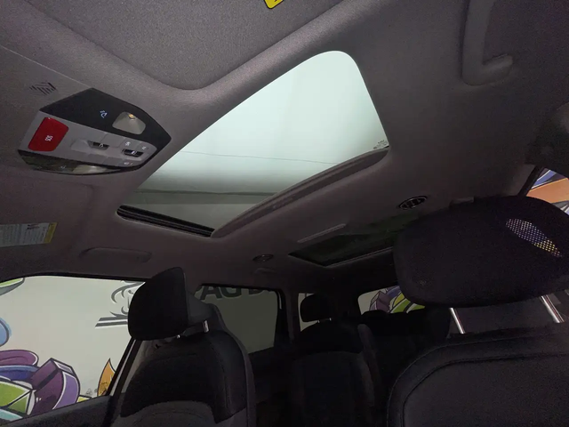 Kia EV9 Land w/Premium Package | LEATHER | SUNROOF | 360 C All Wheel Drive - автомобили, коли, обяви за нови и употребявани 15