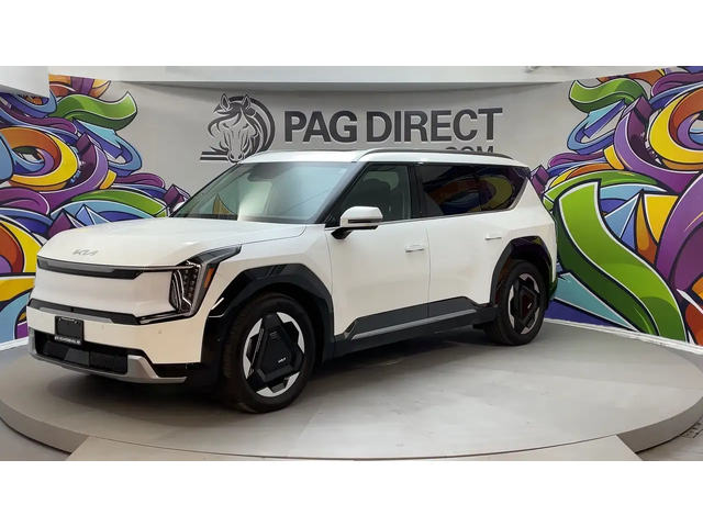 Kia EV9 Land w/Premium Package | LEATHER | SUNROOF | 360 C All Wheel Drive - автомобили, коли, обяви за нови и употребявани 3