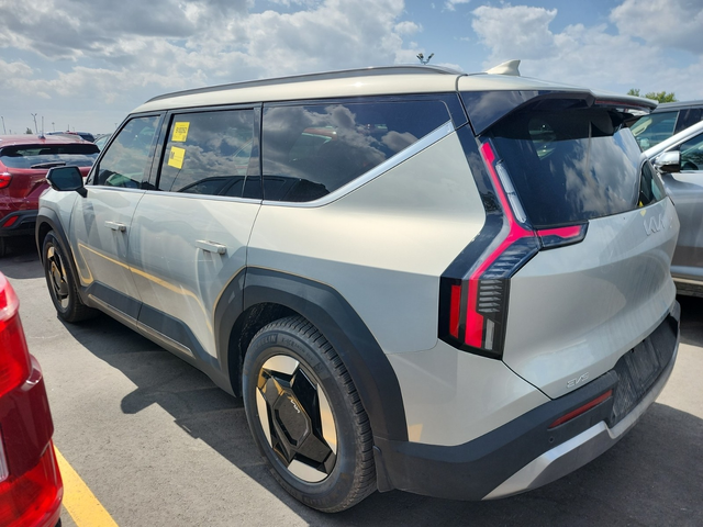 Kia EV9 N/A AWD - автомобили, коли, обяви за нови и употребявани 3