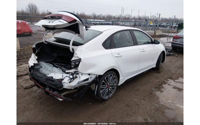 kia-forte-1-6l-i-4-di-dohc-vvt-turbo-201hp-front-wheel-drive - 3