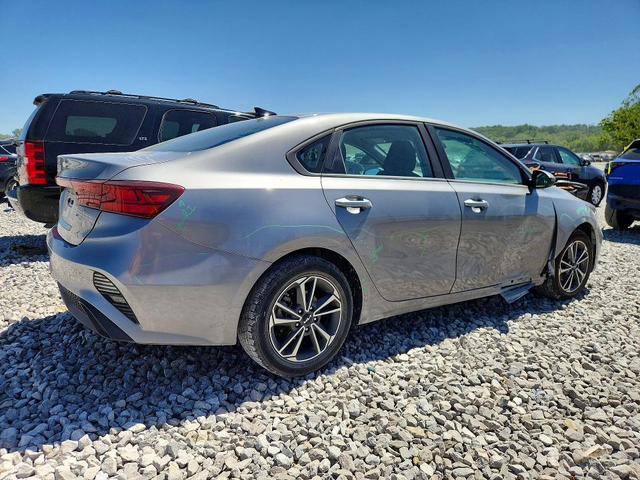 Kia Forte 2.0L 4 FRONT WHEEL DRIVE - автомобили, коли, обяви за нови и употребявани 2