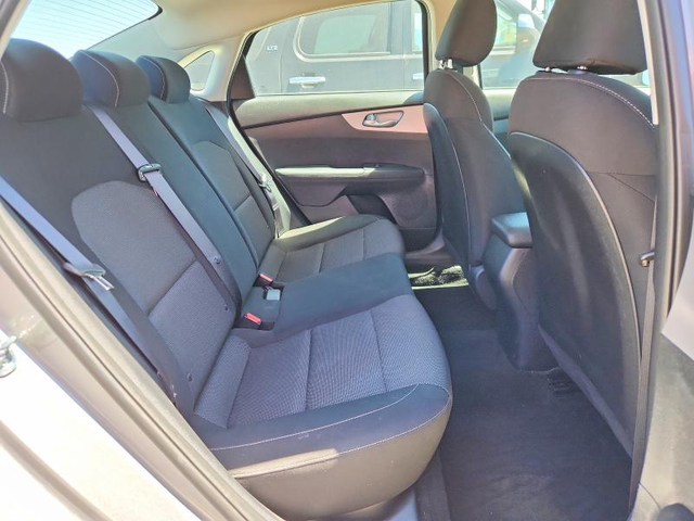 Kia Forte 2.0L 4 FRONT WHEEL DRIVE - автомобили, коли, обяви за нови и употребявани 9