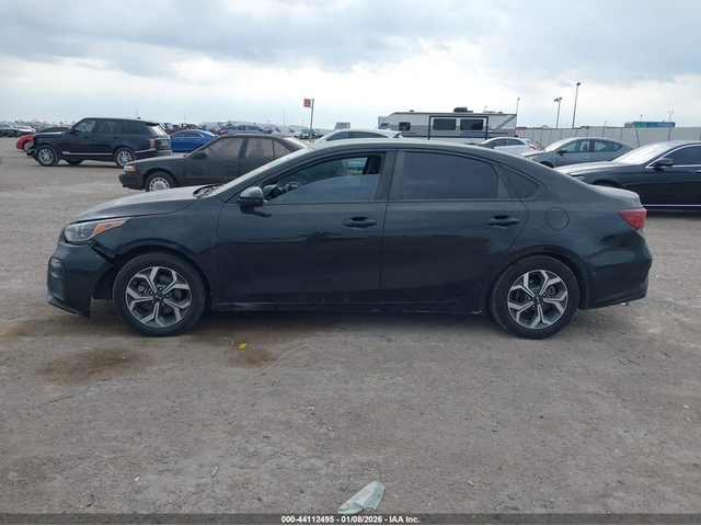 Kia Forte 2.0L I-4 DOHC, VVT, 147HP Front Wheel Drive - автомобили, коли, обяви за нови и употребявани 13