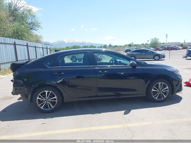 Kia Forte 2.0L I-4 DOHC, VVT, 147HP Front Wheel Drive - автомобили, коли, обяви за нови и употребявани 13