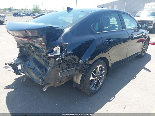 Kia Forte 2.0L I-4 DOHC, VVT, 147HP Front Wheel Drive - автомобили, коли, обяви за нови и употребявани 3