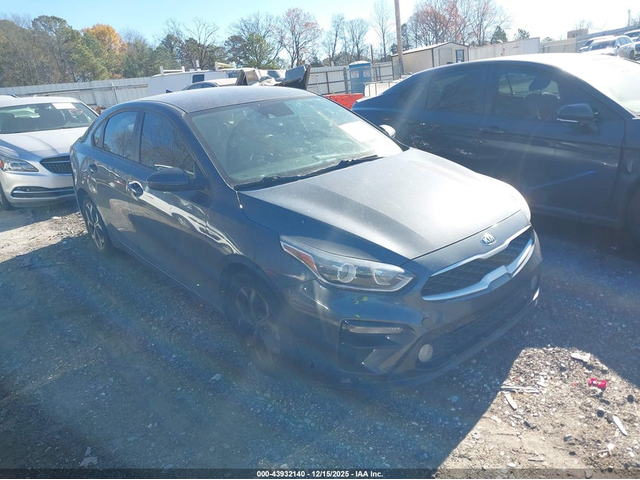 Kia Forte 2.0L I-4 DOHC, VVT, 147HP Front Wheel Drive - автомобили, коли, обяви за нови и употребявани 0