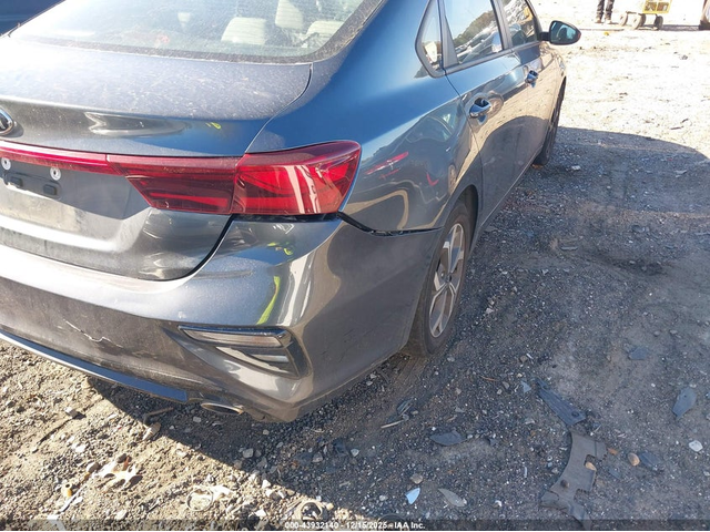 Kia Forte 2.0L I-4 DOHC, VVT, 147HP Front Wheel Drive - автомобили, коли, обяви за нови и употребявани 11