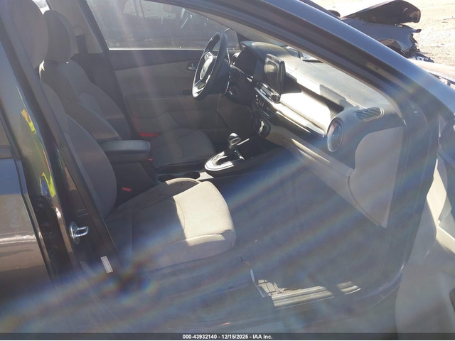 Kia Forte 2.0L I-4 DOHC, VVT, 147HP Front Wheel Drive - автомобили, коли, обяви за нови и употребявани 4