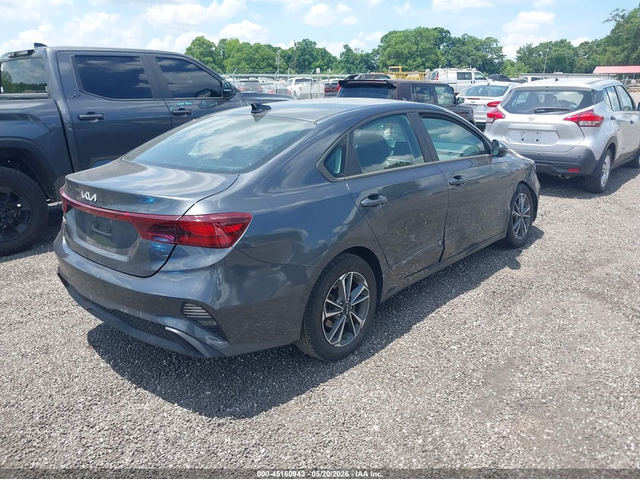 Kia Forte 2.0L I-4 DOHC, VVT, 147HP Front Wheel Drive - автомобили, коли, обяви за нови и употребявани 3