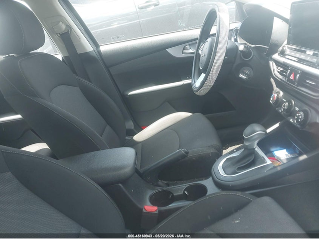 Kia Forte 2.0L I-4 DOHC, VVT, 147HP Front Wheel Drive - автомобили, коли, обяви за нови и употребявани 4