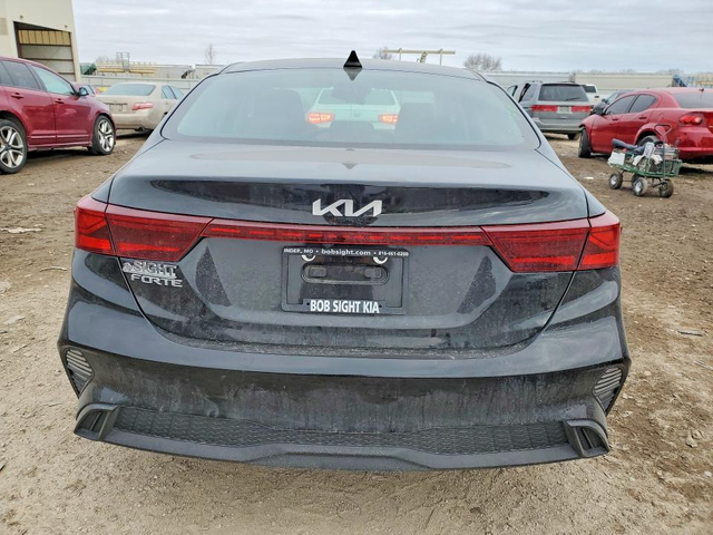 Kia Forte 2 L 4 Front-wheel Drive - автомобили, коли, обяви за нови и употребявани 5