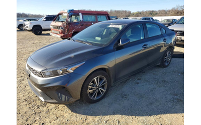 kia-forte-2-l-4-front-wheel-drive - 0