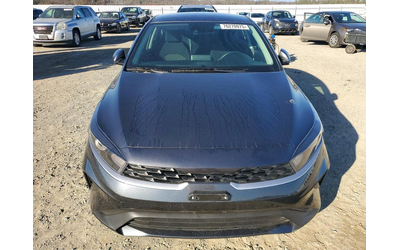 kia-forte-2-l-4-front-wheel-drive - 4