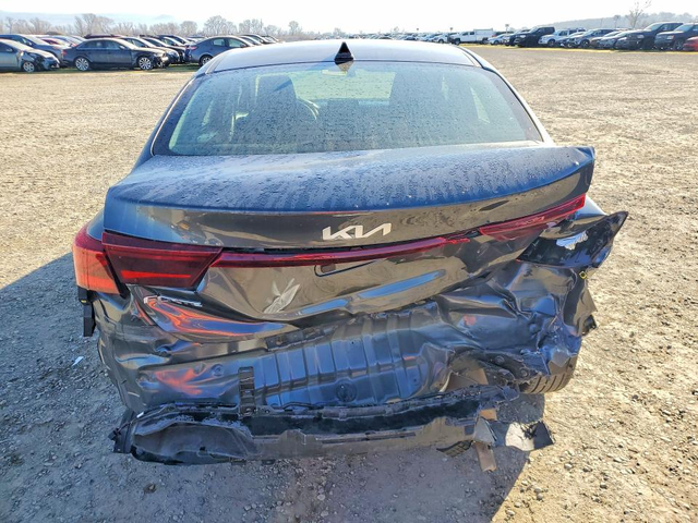 Kia Forte 2 L 4 Front-wheel Drive - автомобили, коли, обяви за нови и употребявани 5