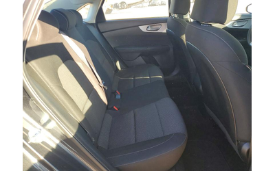 Kia Forte 2 L 4 Front-wheel Drive - автомобили, коли, обяви за нови и употребявани 9