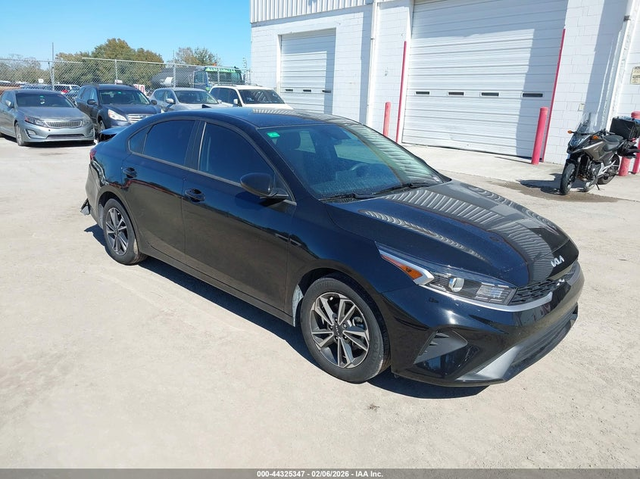 Kia Forte 2L I4   N Front Wheel Drive - автомобили, коли, обяви за нови и употребявани 0