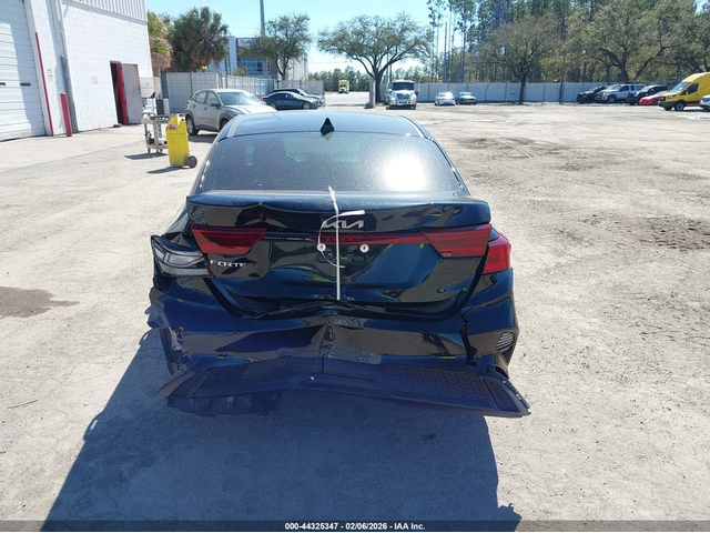 Kia Forte 2L I4   N Front Wheel Drive - автомобили, коли, обяви за нови и употребявани 15